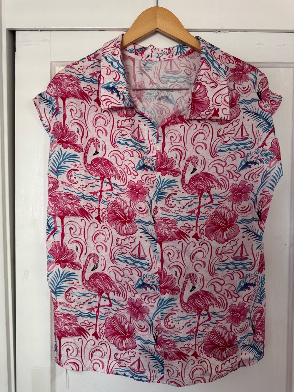 Sleeveless Flamingo Print Button-Front Blouse in Pink